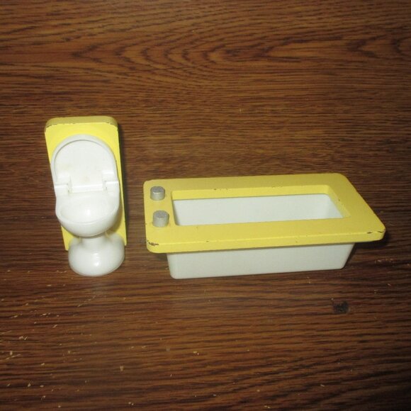 KidKraft Dollhouse 2 piece set of Bathroom Furniture Toilet Bathtub - Picture 4 of 4